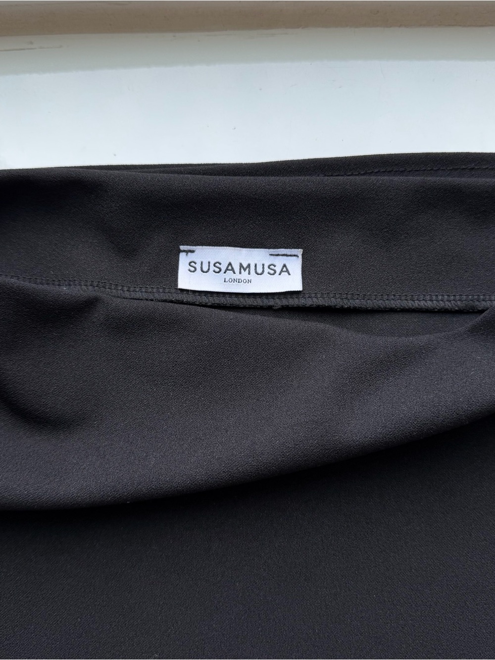 Susamusa London Jasmine black mini dress - Picture 3 of 5
